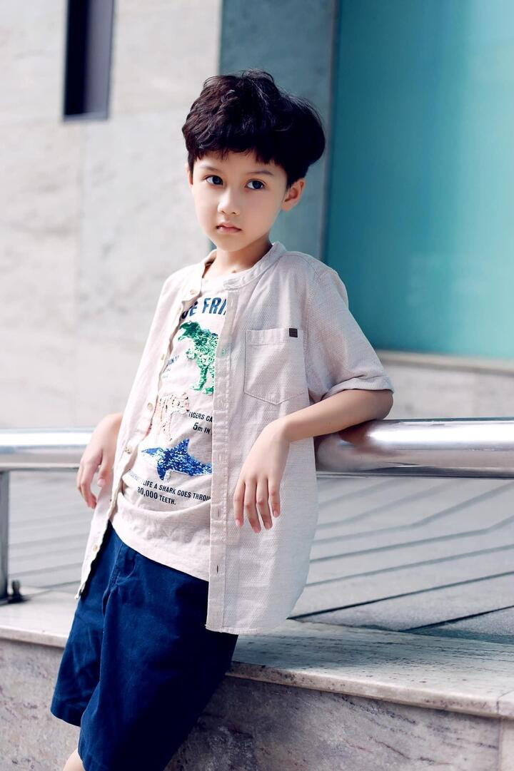 Con trai 6 tuổi được nhận xét như 'nam thần nhí' của Phan Minh Huyền - 3