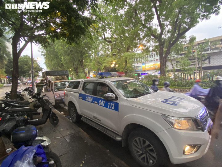 Công an có mặt tại nơi làm việc của cựu Bộ trưởng Y tế Nguyễn Thanh Long - 5