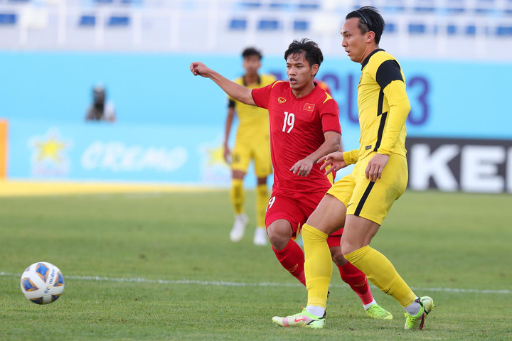 U23 Việt Nam vượt U23 Thái Lan, vào tứ kết U23 châu Á - 1