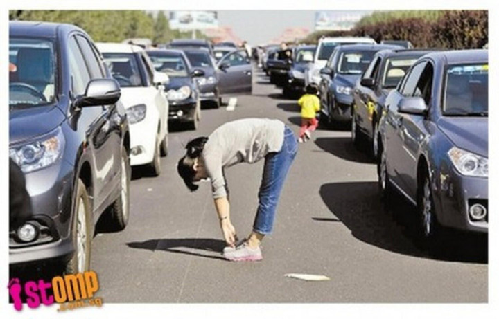 Kẹt xe bỗng trở nên cực thư giãn bởi những 'sáng kiến' khó mà nghĩ ra được - 2