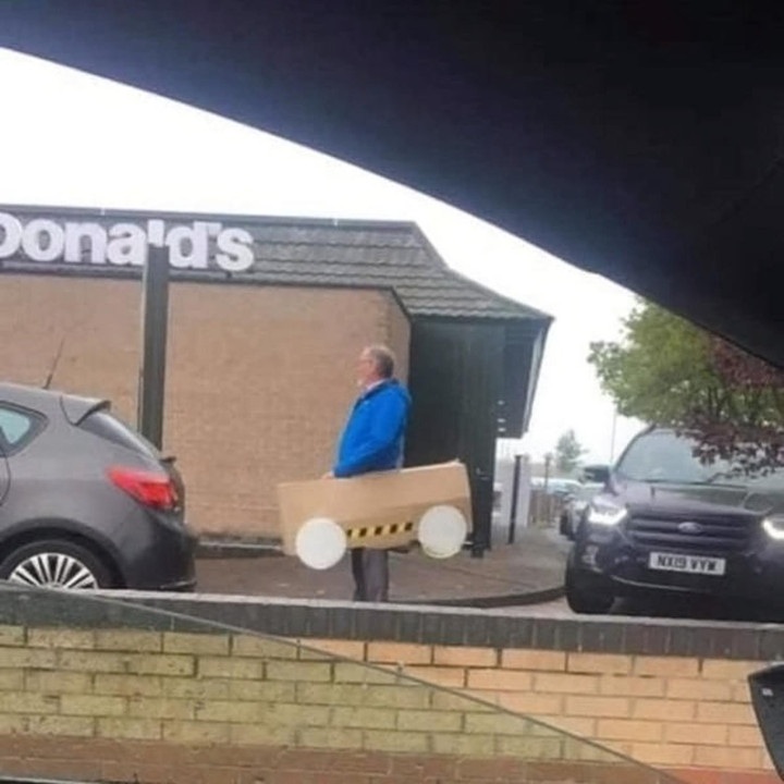 Kẹt xe bỗng trở nên cực thư giãn bởi những 'sáng kiến' khó mà nghĩ ra được - 9