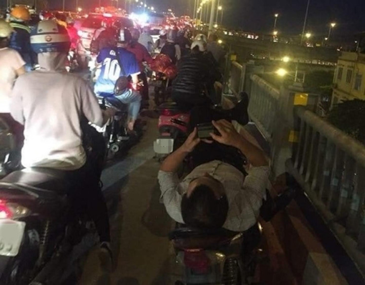 Kẹt xe bỗng trở nên cực thư giãn bởi những 'sáng kiến' khó mà nghĩ ra được - 7