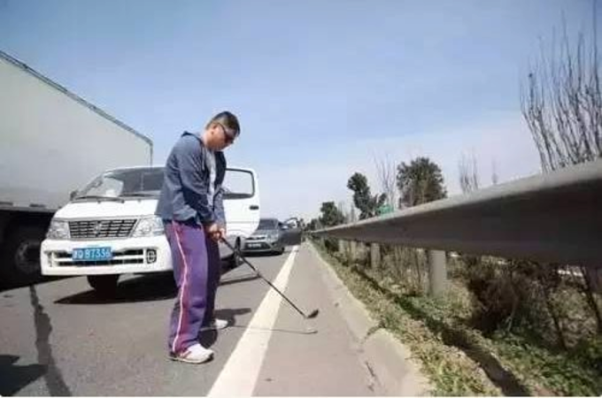 Kẹt xe bỗng trở nên cực thư giãn bởi những 'sáng kiến' khó mà nghĩ ra được - 4