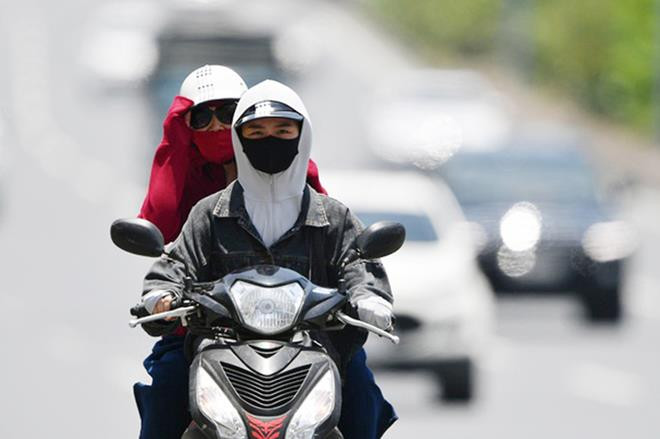 Nắng nóng gay gắt khắp miền Trung, đề phòng nguy cơ cháy rừng - 1