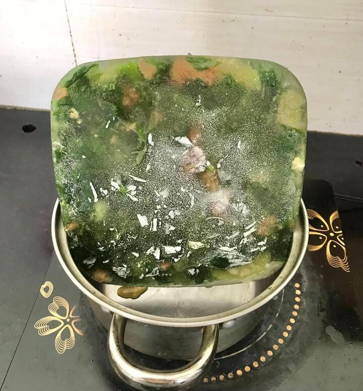 Những pha trổ tài bếp núc đầy 'bất ổn' khiến dân tình hoang mang tột độ - 4