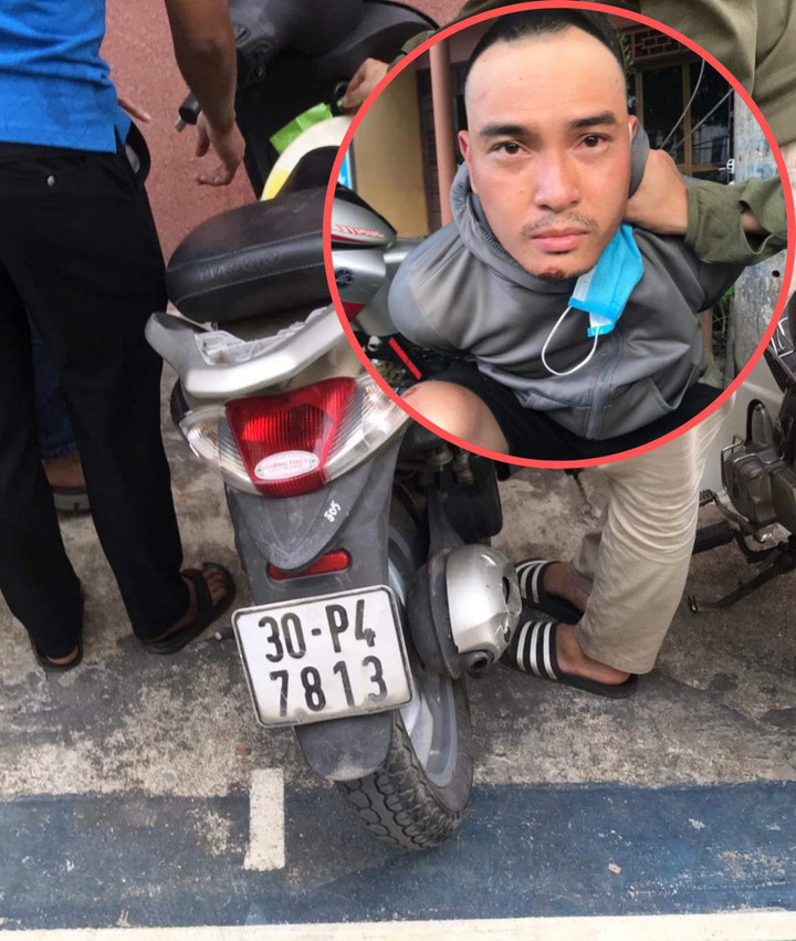 Đối tượng V.M.C bị bắt giữ cùng phương tiện của mình.