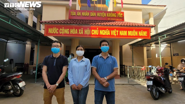 5 giáo viên bị sa thải trái luật ở Đắk Lắk tiếp tục thắng kiện - 1