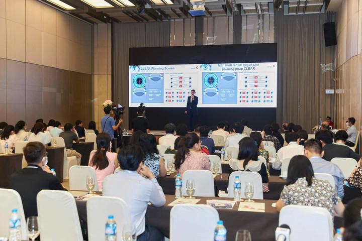 Phẫu thuật giác mạc và đục thủy tinh thể với công nghệ CLEAR và FLACs - 1