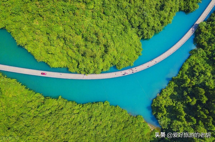 Con đường gỗ nổi giữa thung lũng xinh đẹp mang danh ‘cây cầu của những giấc mơ’ - 4