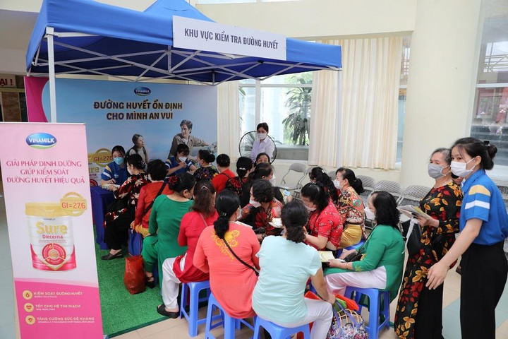 Vinamilk cùng người cao tuổi lan tỏa thông điệp 'Sống khỏe, sống thanh xuân' - 3