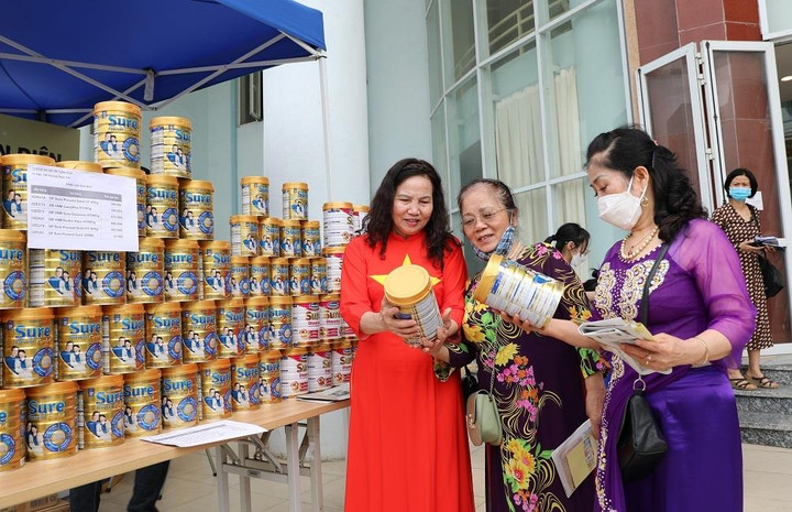 Vinamilk cùng người cao tuổi lan tỏa thông điệp 'Sống khỏe, sống thanh xuân' - 7