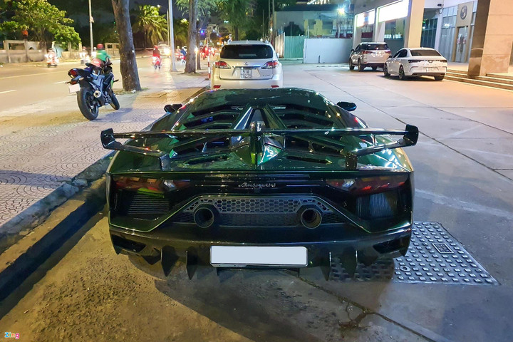 Những mẫu Lamborghini mạnh nhất Việt Nam - 3