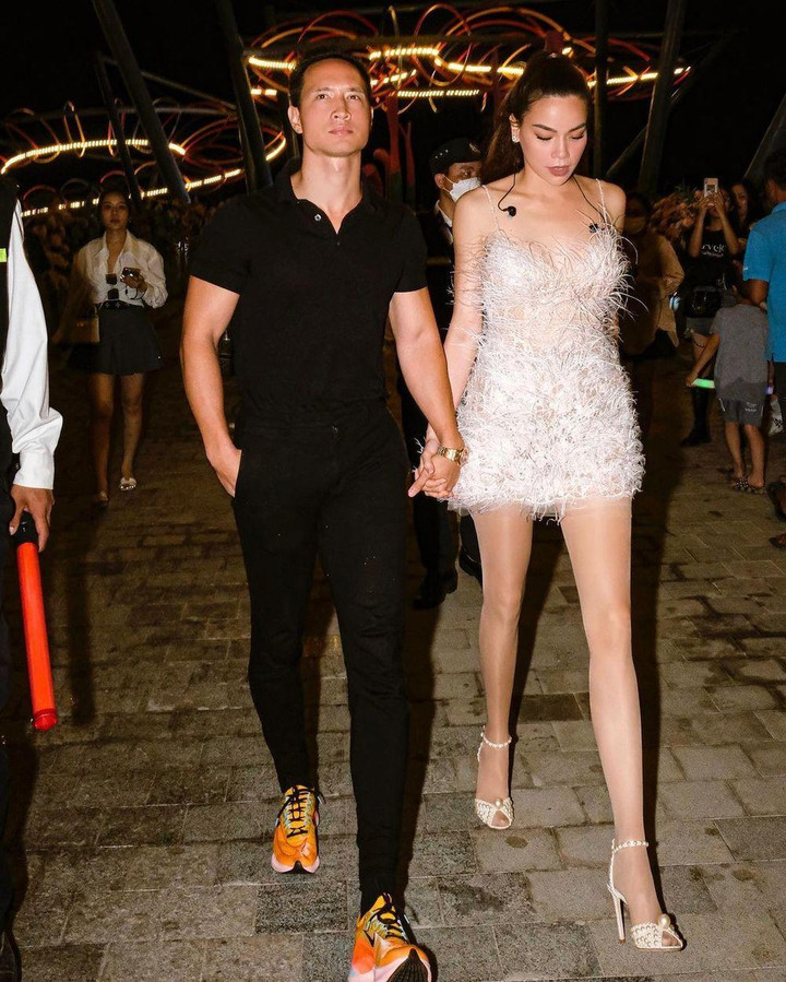 Ngọt ngào khoảnh khắc những quý ông Vbiz say mê ngắm nhìn nửa kia trên sân khấu - 5