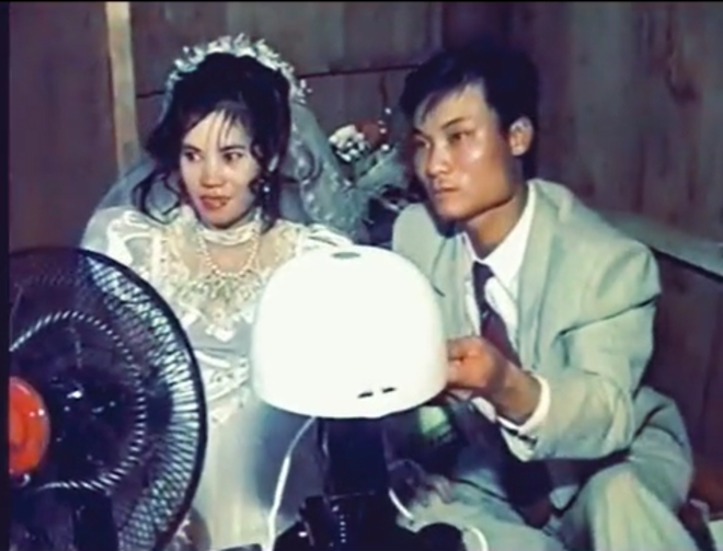 Xuýt xoa màn khui quà cưới cực xịn thời xưa, nhìn là thấy cả một bầu trời kí ức - 7