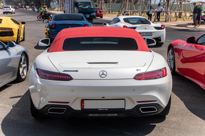 Mercedes-AMG GT Roadster tái xuất với diện mạo mới - 3
