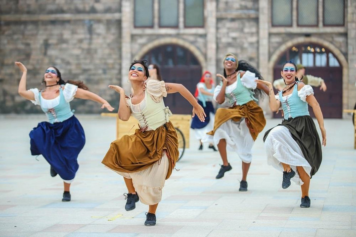 Trận chiến ở Vương quốc Mặt trăng: Khi võ thuật, vũ đạo và công nghệ thăng hoa - 3