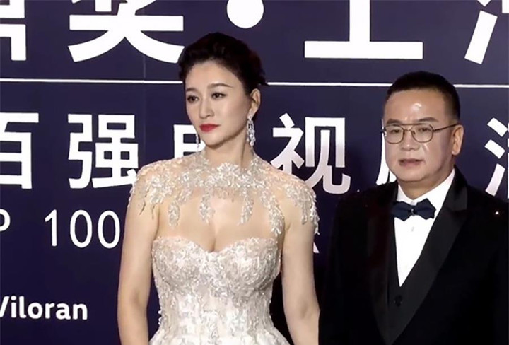 Loạt mỹ nhân Hoa ngữ tuổi U50, U60 vẫn nóng bỏng, thân hình đẹp từng cm - 2