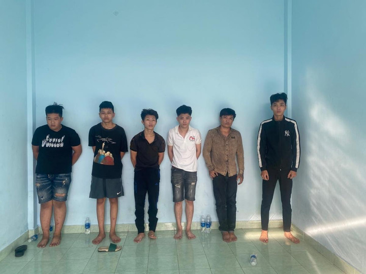 Mâu thuẫn từ tiếng nẹt pô, 2 nhóm thanh niên lao vào hỗn chiến - 1