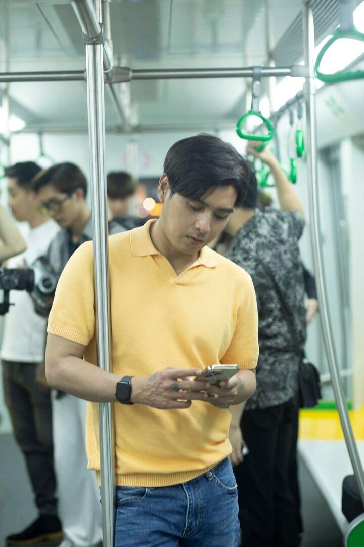 Sao Việt 12/6: Chí Trung tình tứ bên bạn gái kém 17 tuổi - 7