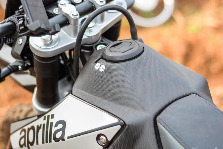 Chi tiết bộ đôi môtô địa hình Aprilia RX, SX 125 tại Việt Nam - 7