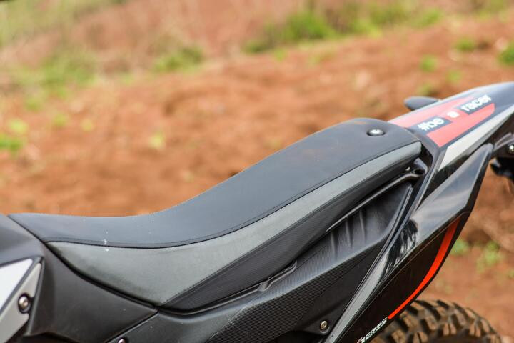 Chi tiết bộ đôi môtô địa hình Aprilia RX, SX 125 tại Việt Nam - 9