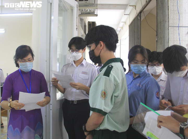 TP.HCM: Hơn 90.000 thí sinh bước vào kỳ thi tuyển sinh lớp 10 công lập - 11