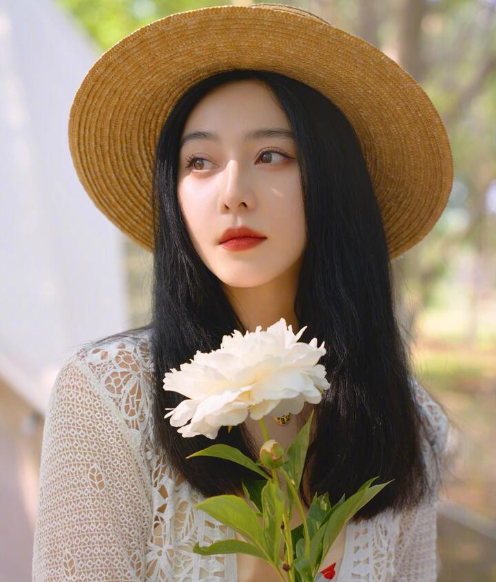 Phạm Băng Băng được lên bìa tạp chí sau 3 năm đóng băng sự nghiệp - 4