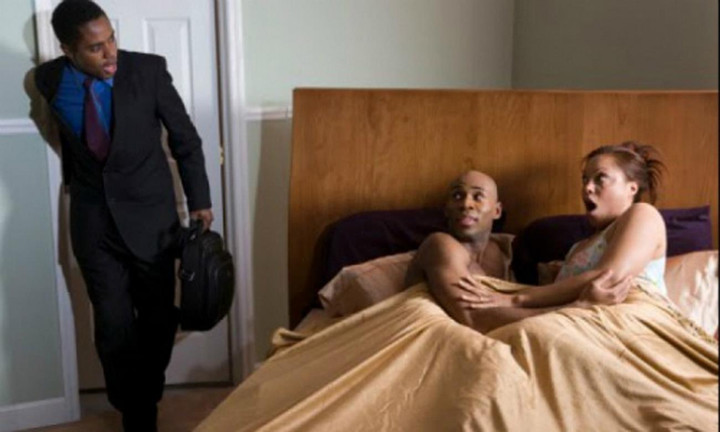 'Tối lửa tắt đèn' với vợ hàng xóm - 1