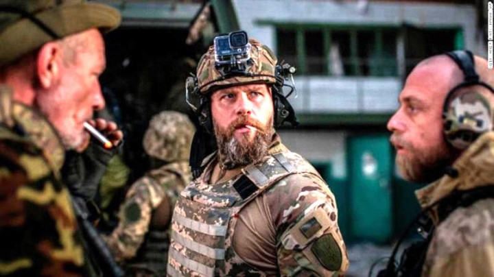 800 người mắc kẹt bên trong nhà máy Severodonetsk ở Ukraine - 1