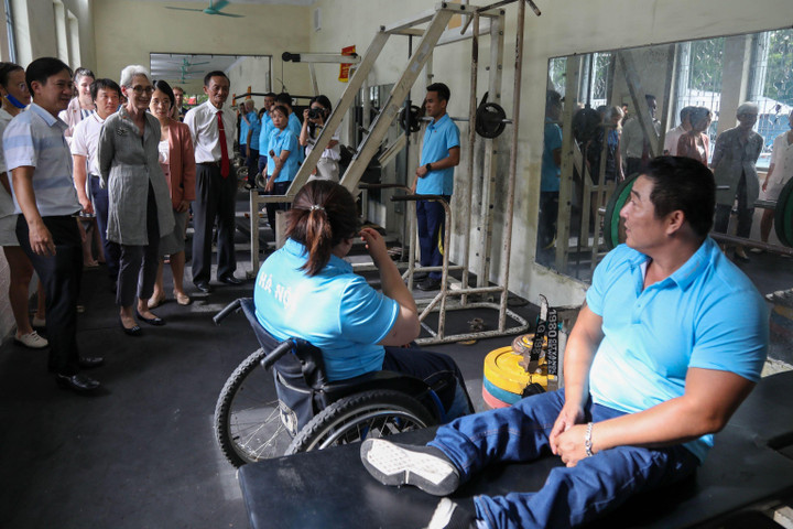 Thứ trưởng Ngoại giao Mỹ thăm và giao lưu với các VĐV khuyết tật Hà Nội - 2