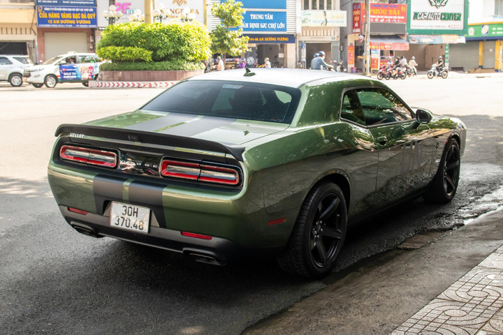 Cận cảnh hàng hiếm Dodge Challenger SRT Hellcat Redeye tại Việt Nam - 8
