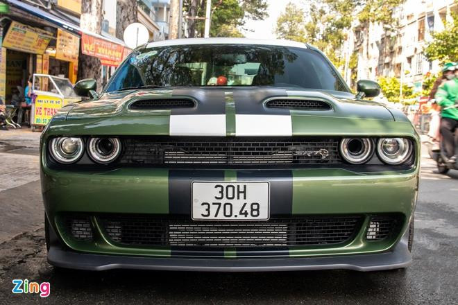 Cận cảnh hàng hiếm Dodge Challenger SRT Hellcat Redeye tại Việt Nam - 2