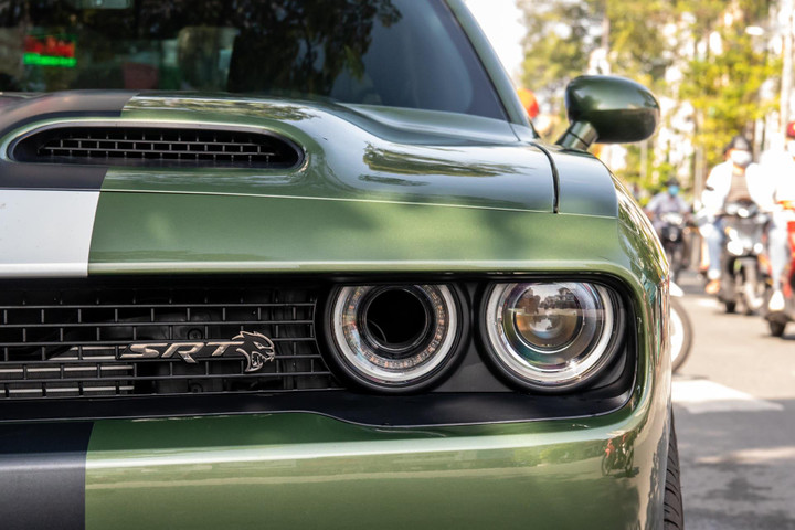 Cận cảnh hàng hiếm Dodge Challenger SRT Hellcat Redeye tại Việt Nam - 5