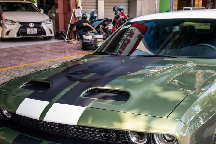 Cận cảnh hàng hiếm Dodge Challenger SRT Hellcat Redeye tại Việt Nam - 4