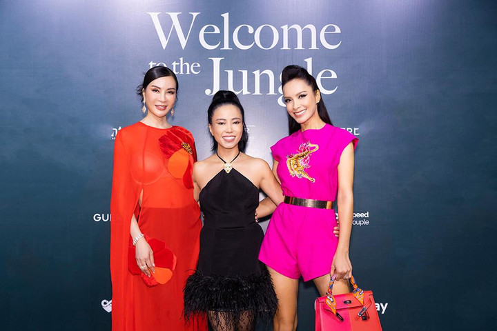 Thanh Hằng thần thái ngút ngàn diễn vedette tại show của Hà Linh Thư - 1