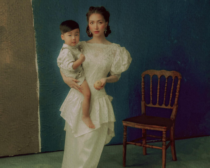 Muôn kiểu giấu bụng bầu tài tình của sao Việt - 12