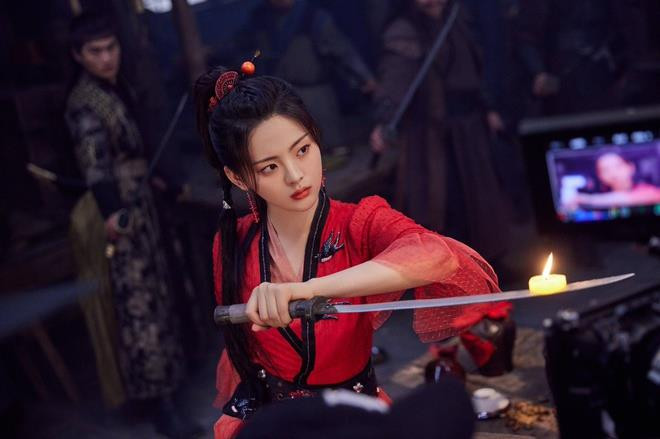 Luận anh hùng ai xứng anh hùng ảnh 1 'Thần tiên tỷ tỷ thế hệ mới' Dương Siêu Việt khiến khán giả bỏ xem phim - 1