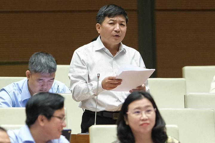 Đại biểu lo lắng khi gần 5.000 bác sĩ, nhân viên y tế thôi việc sau đại dịch - 2