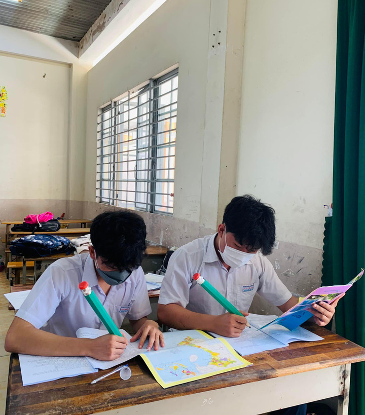 Khoảnh khắc vui nhộn của sĩ tử lẫn phụ huynh giúp mùa thi bớt đi căng thẳng - 5