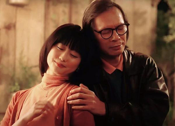 'Em và Trịnh': NSƯT Trần Lực diễn tròn vai, kịch bản còn vụn và ôm đồm - 5