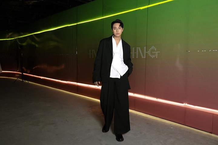 Hà Hồ, Tóc Tiên đọ dáng với trang phục độc đáo - 8