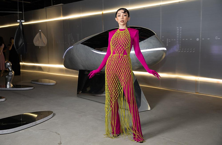 Hà Hồ, Tóc Tiên đọ dáng với trang phục độc đáo - 3