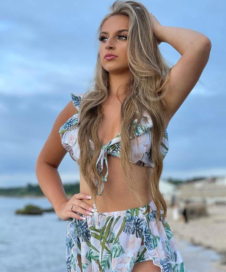 Hoa hậu nhí Mỹ 2012 ảnh 6 Hoa hậu nhí Mỹ thành triệu phú khi 6 tuổi sống thế nào ở tuổi 15? - 7