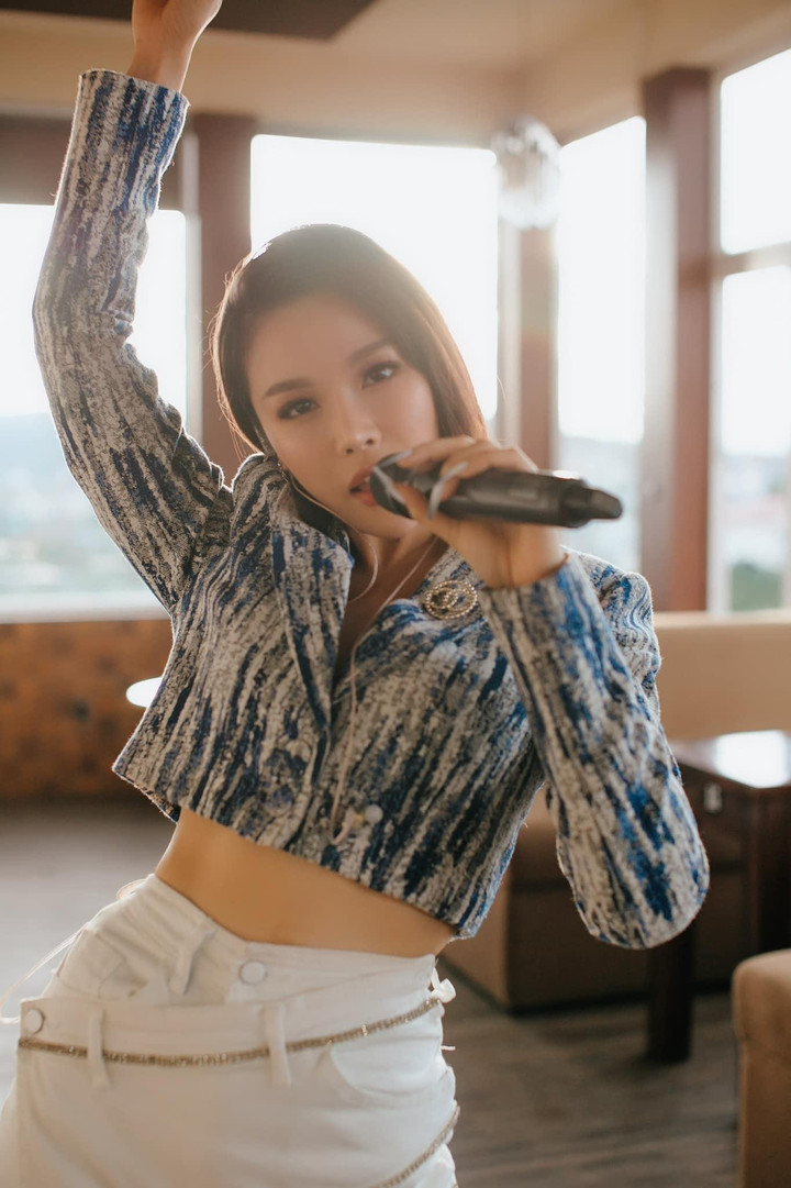 7 năm sau hit 'Bốn chữ lắm', Trương Thảo Nhi thay đổi cả thanh lẫn sắc - 5