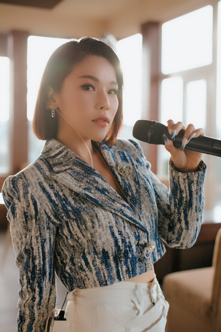 7 năm sau hit 'Bốn chữ lắm', Trương Thảo Nhi thay đổi cả thanh lẫn sắc - 4