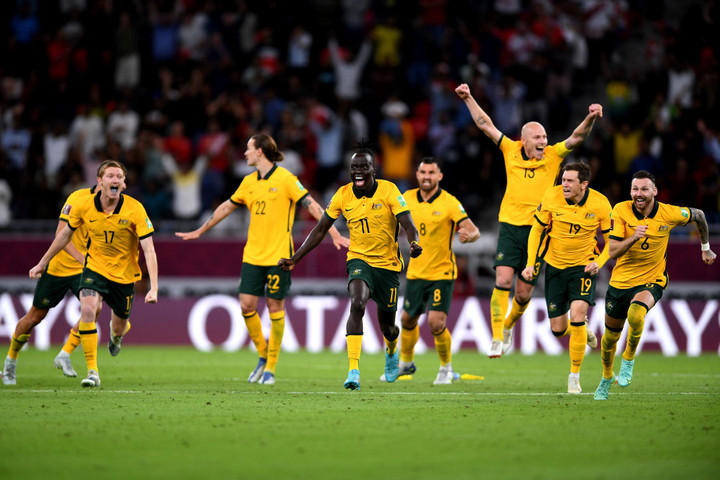Thay thủ môn bắt luân lưu, Australia giành quyền dự World Cup 2022 - 3