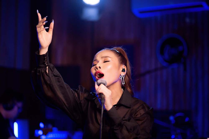 7 năm sau hit 'Bốn chữ lắm', Trương Thảo Nhi thay đổi cả thanh lẫn sắc - 2