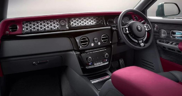 Không gian nội thất đỉnh cao của Rolls-Royce Phantom 2023 - 4