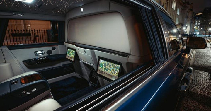 Không gian nội thất đỉnh cao của Rolls-Royce Phantom 2023 - 5