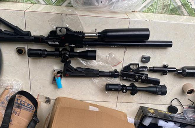 Hải Dương: Bắt giữ vụ vận chuyển linh kiện súng săn trị giá gần 2 tỷ đồng - 1